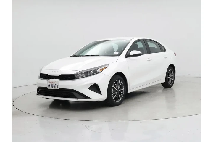 $20998 : Kia Forte 2023 LXS 4dr Sedan image 4