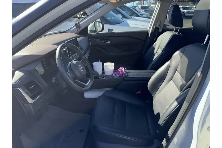 $21991 : Nissan Rogue 2023 SV 4dr Cro image 5