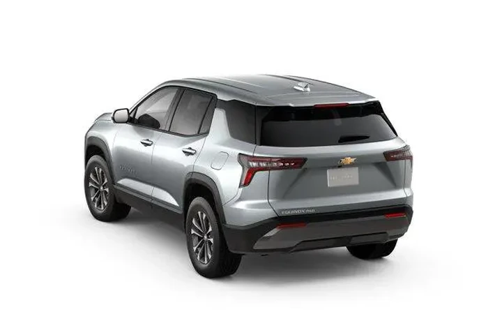 $35755 : Chevrolet Equinox 2026 4x4 L image 2