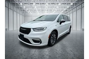 $28995 : Chrysler Pacifica Plug-In Hy thumbnail