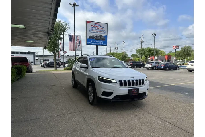 $19999 : 2021 Cherokee Freedom image 3