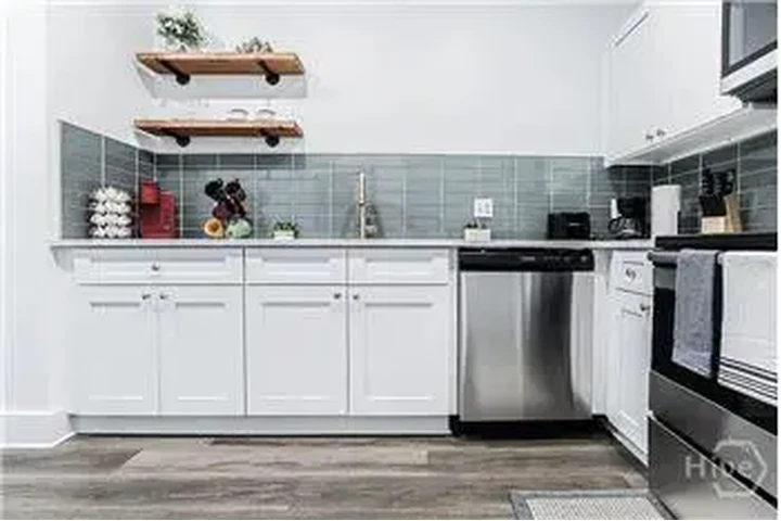 $1700 : Rental property with 2 bedro image 9