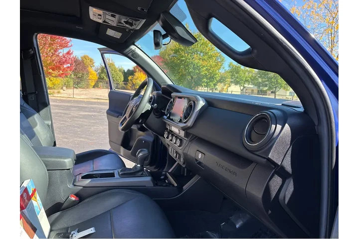 $37989 : Gold Certified2022 Tacoma TRD image 5