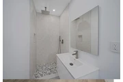 $1050 : kitchen Beautifully Updated thumbnail