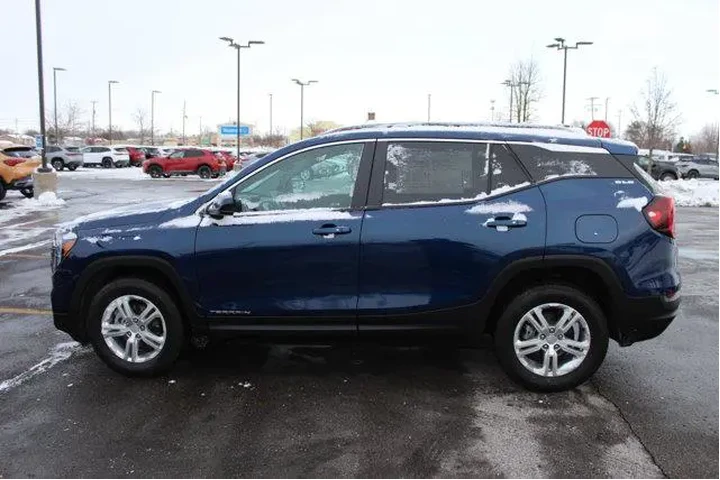 $21846 : GMC Terrain 2022 AWD SLE 4dr image 4