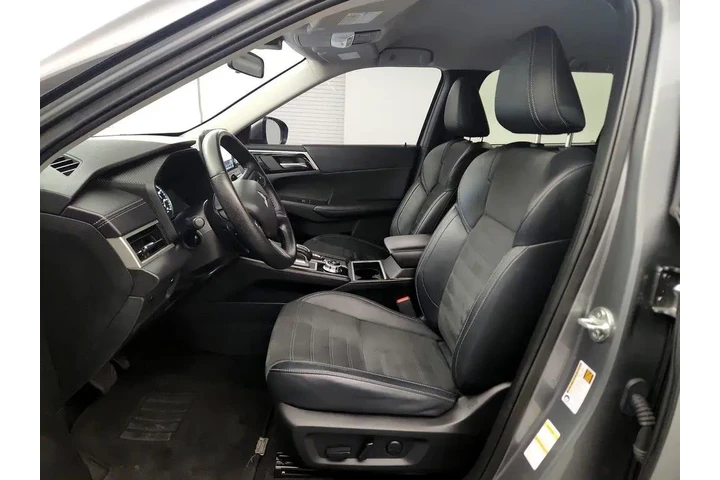 $24998 : Mitsubishi Outlander 2024 SE image 10