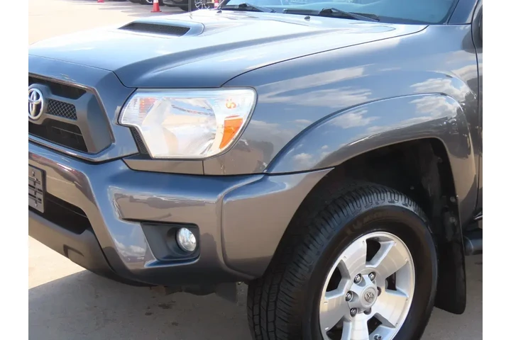$13999 : Toyota Tacoma 2013 4x4 V6 4d image 3