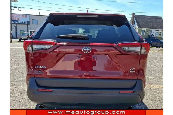 $28575 : Toyota RAV4 2024 AWD LE 4dr image 4