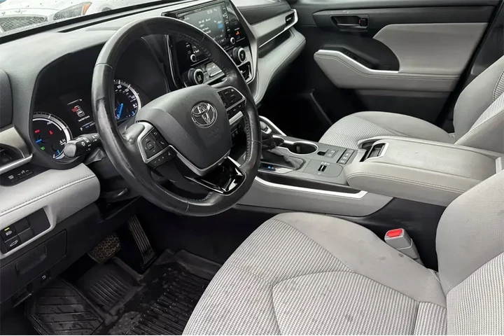 $29952 : Toyota Highlander Hybrid 202 image 10