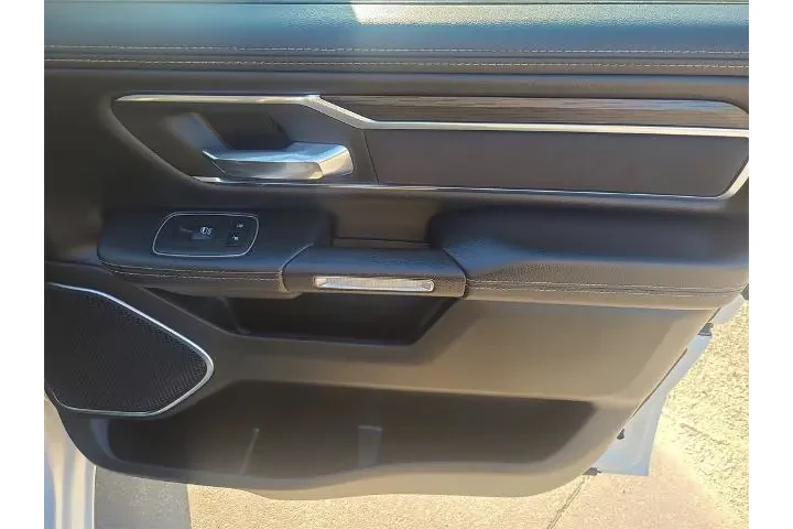 $34781 : Ram 1500 2024 4x2 Laramie 4d image 9