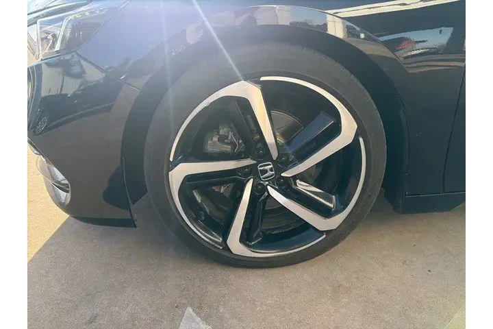 $15400 : Honda Accord 2018 Sport 4dr image 9