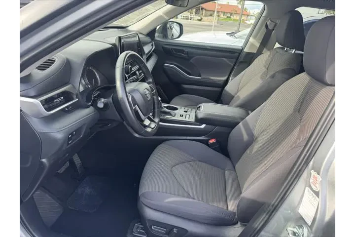 $36436 : Toyota Highlander 2024 AWD L image 9