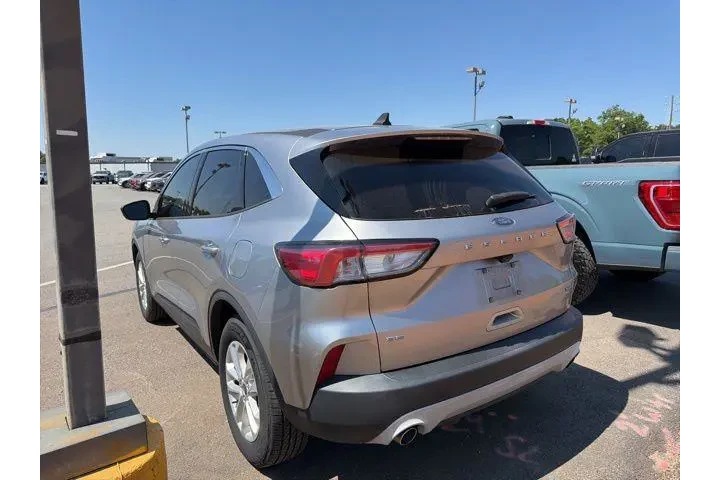 $24992 : Ford Escape Hybrid 2022 SE 4 image 4