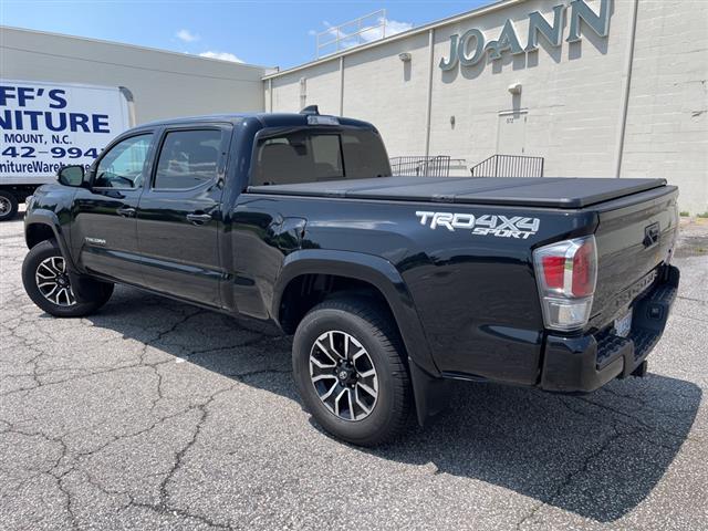 $36990 : PRE-OWNED 2021 TOYOTA TACOMA image 8