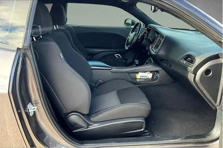 $25449 : Dodge Challenger 2021 GT 2dr image 7