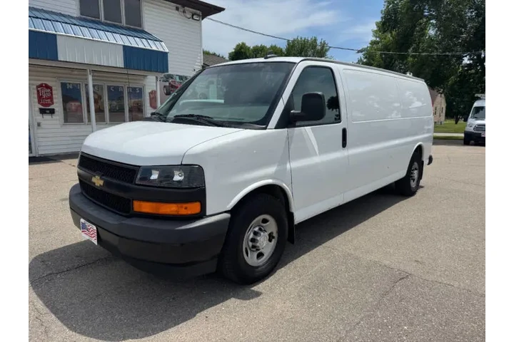 $19990 : 2018 Express 3500 image 3