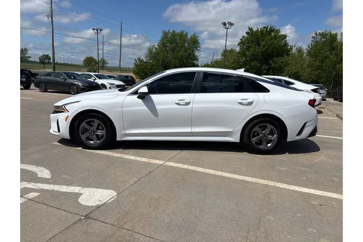 $17498 : Kia K5 2022 LXS 4dr Sedan image 2
