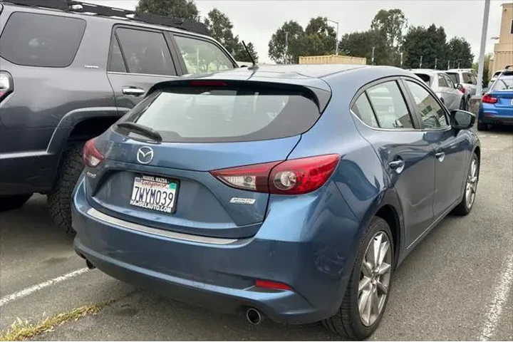 $17990 : Mazda Mazda3 2017 Touring 4d image 5