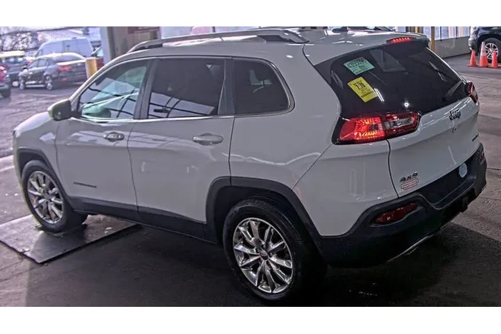 $7995 : 2014 Cherokee Limited image 6