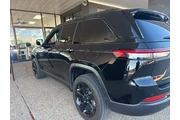 $29397 : Jeep Grand Cherokee 2024 4x2 thumbnail