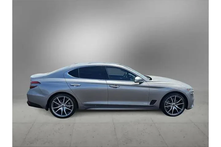 $30500 : Genesis G70 2022 2.0T 4dr Se image 9