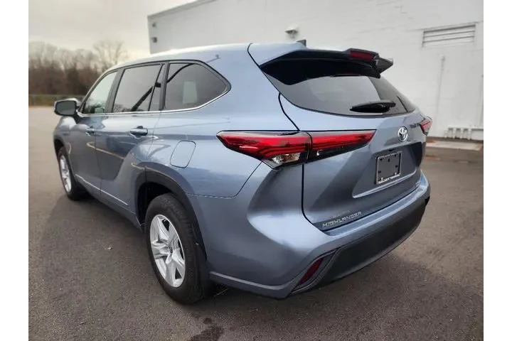 $32499 : Toyota Highlander 2023 AWD L image 4