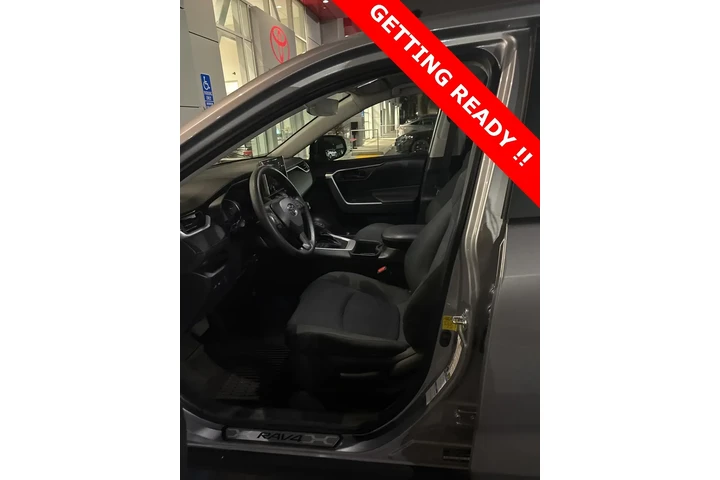 $28444 : Toyota RAV4 2023 AWD LE 4dr image 6