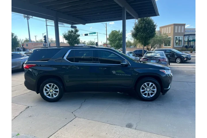 2021 Traverse image 4