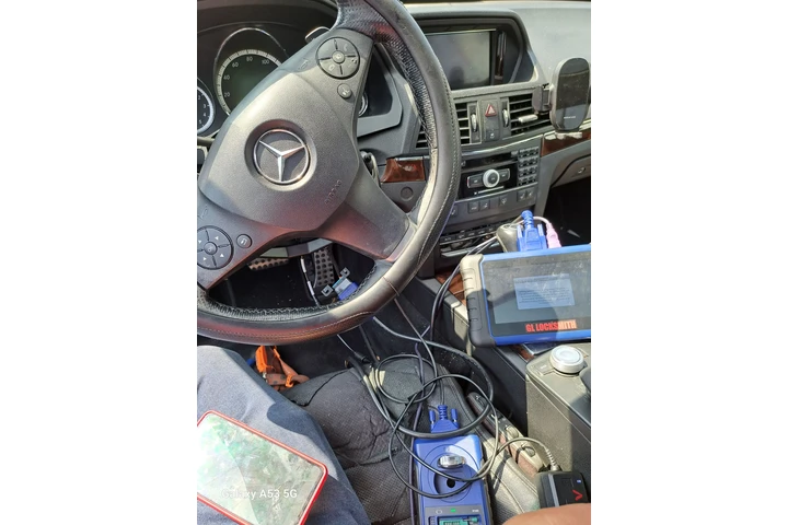 Cerrajero Confiable LA image 9