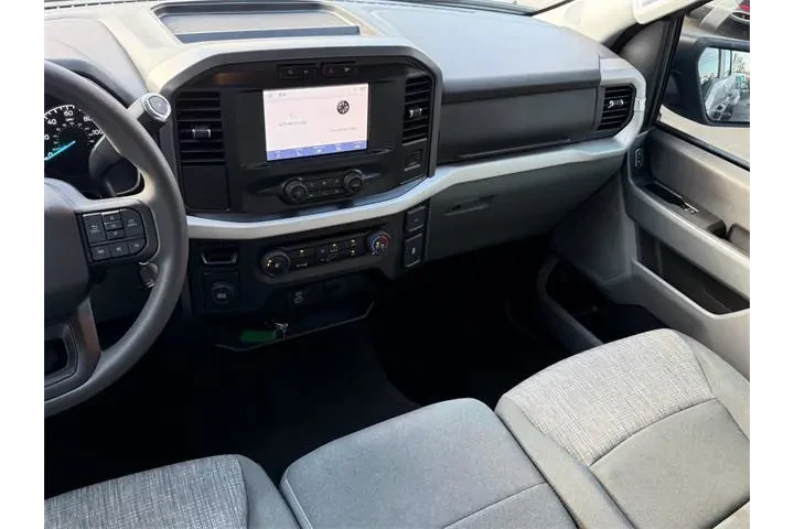 $30985 : Ford F-150 2023 4x2 XLT 4dr image 8