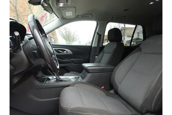 $8900 : 2018 Traverse AWD 4dr LT Clot image 8