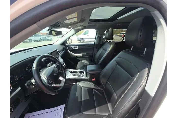 $27999 : Ford Explorer 2023 AWD XLT 4 image 1