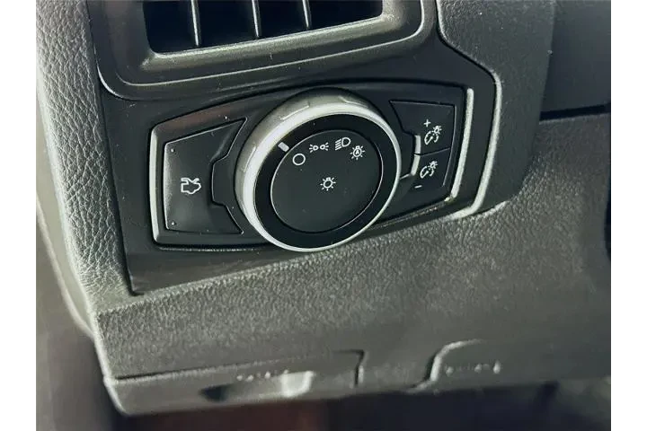 $11752 : Ford Focus 2017 SE 4dr Sedan image 10