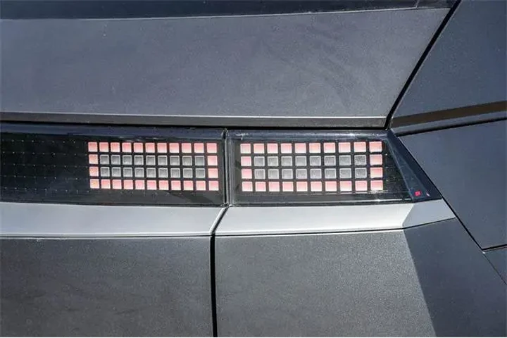 $24992 : Hyundai IONIQ 5 2023 SEL 4dr image 10