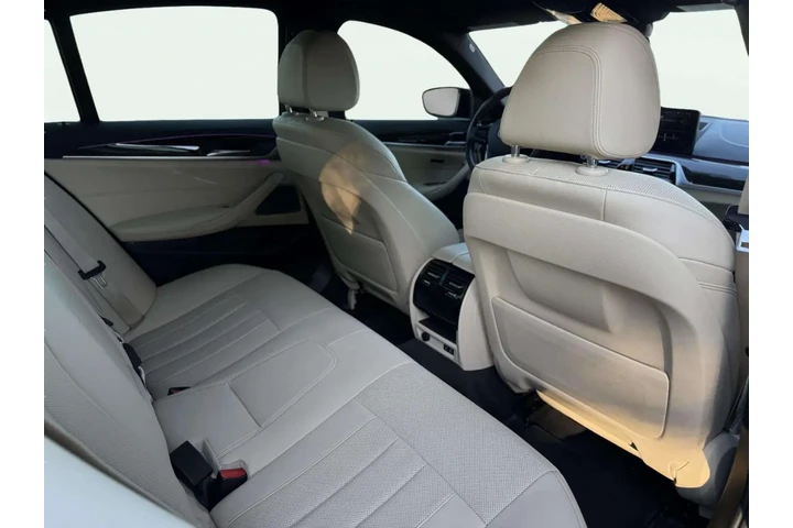 $29500 : 2023 BMW 5 Series image 1