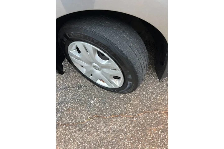 $5999 : 2010 Versa 1.8 SL image 9