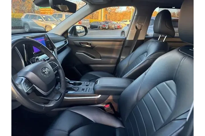 $38936 : Toyota Highlander 2024 AWD X image 9