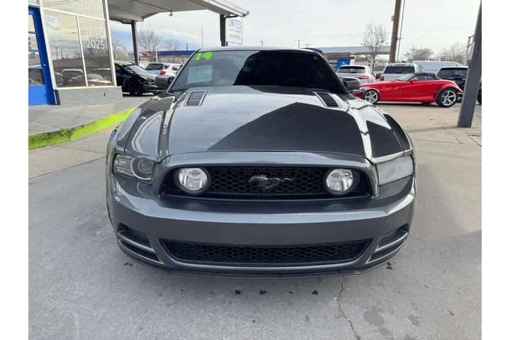 2014 Mustang GT Coupe image 2