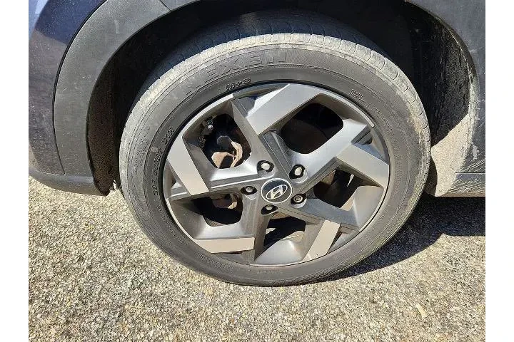 $19487 : Hyundai VENUE 2023 SEL 4dr C image 7