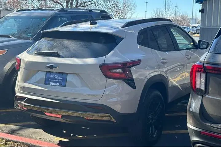 $24995 : Chevrolet Trax 2026 ACTIV 4d image 2