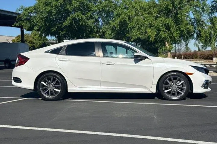 $16989 : Honda Civic 2020 EX-L 4dr Se image 10
