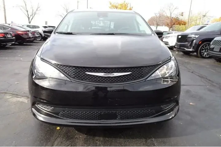 $24999 : 2024 CHRYSLER VOYAGER image 2