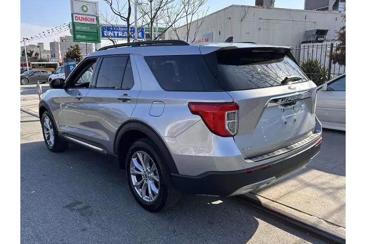 $37990 : Ford Explorer 2024 AWD XLT 4 image 5