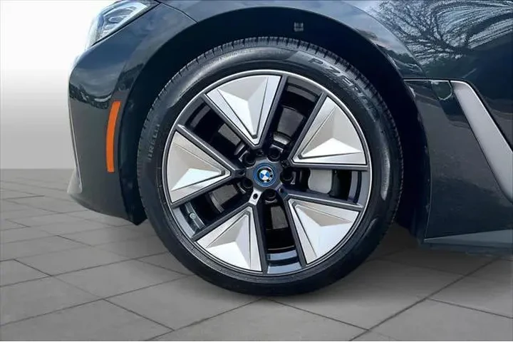 $34455 : BMW i4 2023 eDrive35 Gran Co image 10