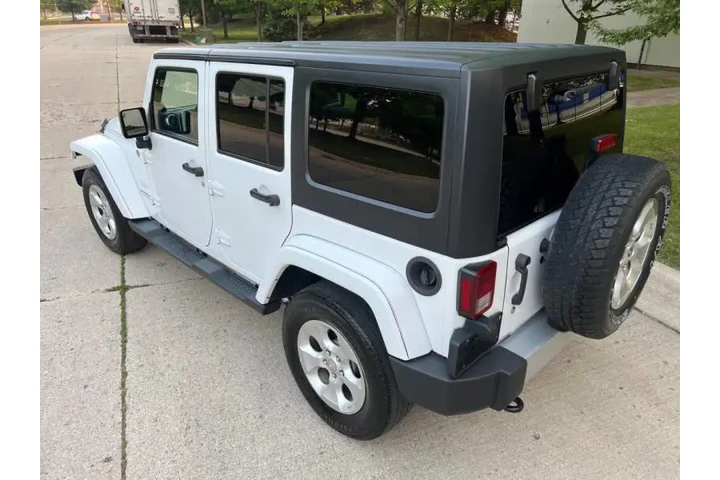$11997 : 2013 Wrangler Unlimited Sahara image 5