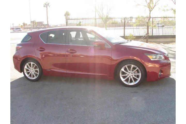 $10995 : 2012 CT 200h image 3