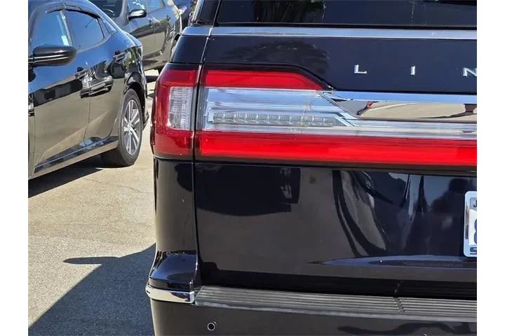 $33991 : Lincoln Navigator 2021 4x4 R image 6