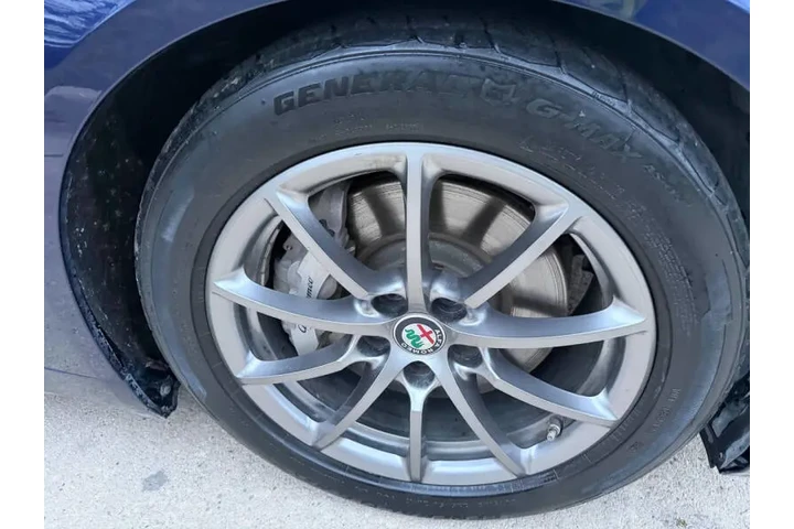 $14995 : 2017 Alfa Romeo Giulia image 9