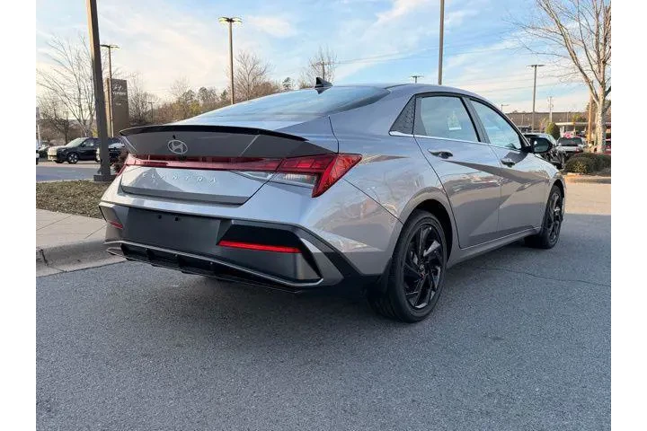 $22909 : Hyundai ELANTRA 2026 SEL Spo image 7