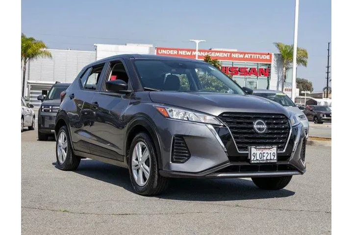 $17604 : Nissan Kicks 2024 S 4dr Cros image 2
